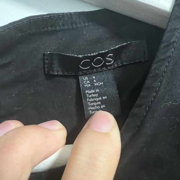 COS pleated back sleeveless top - Picture 2 of 3